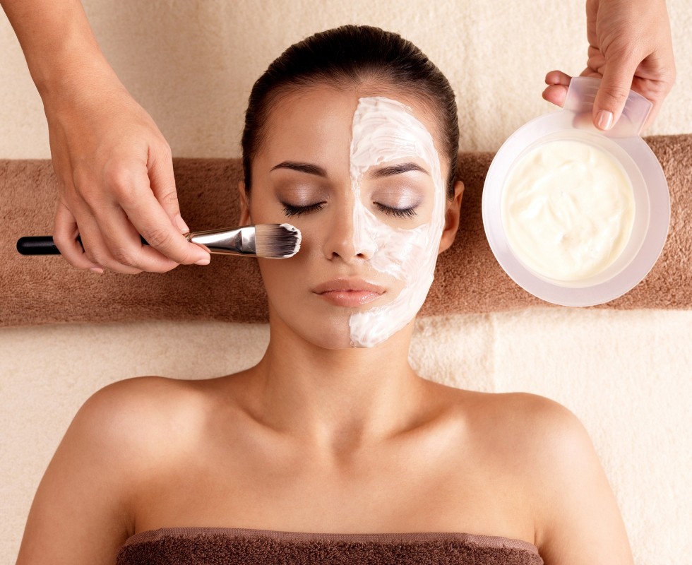 facial-8224799_1920.jpg